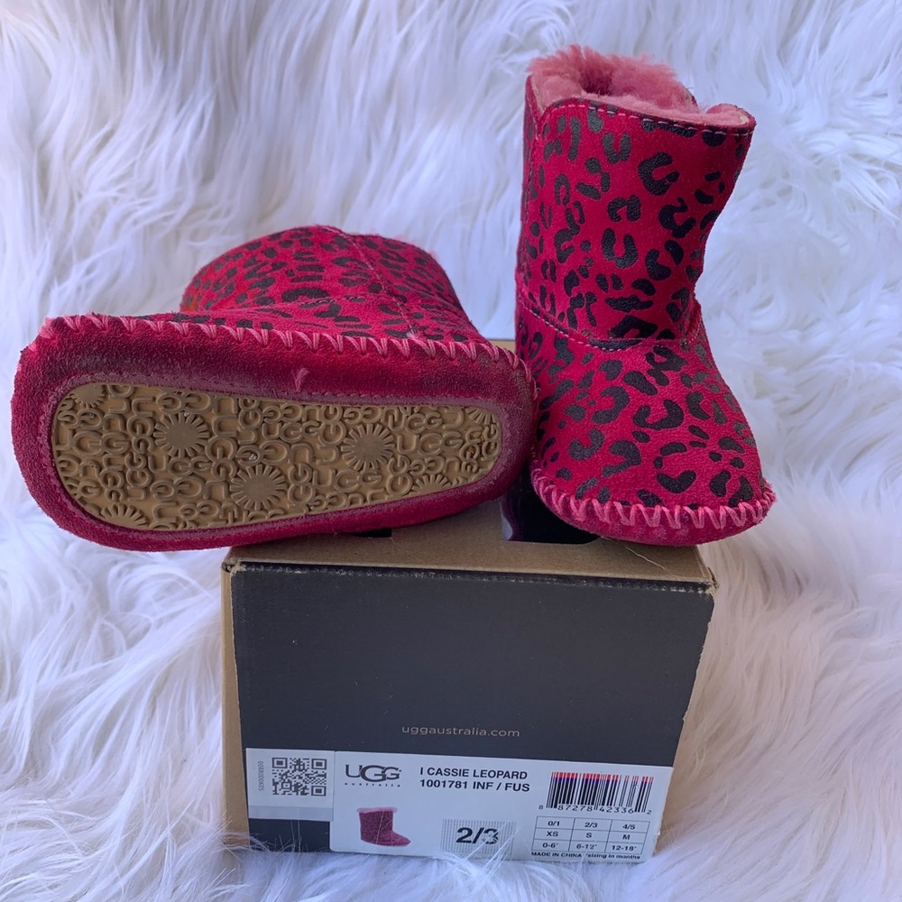 UGG